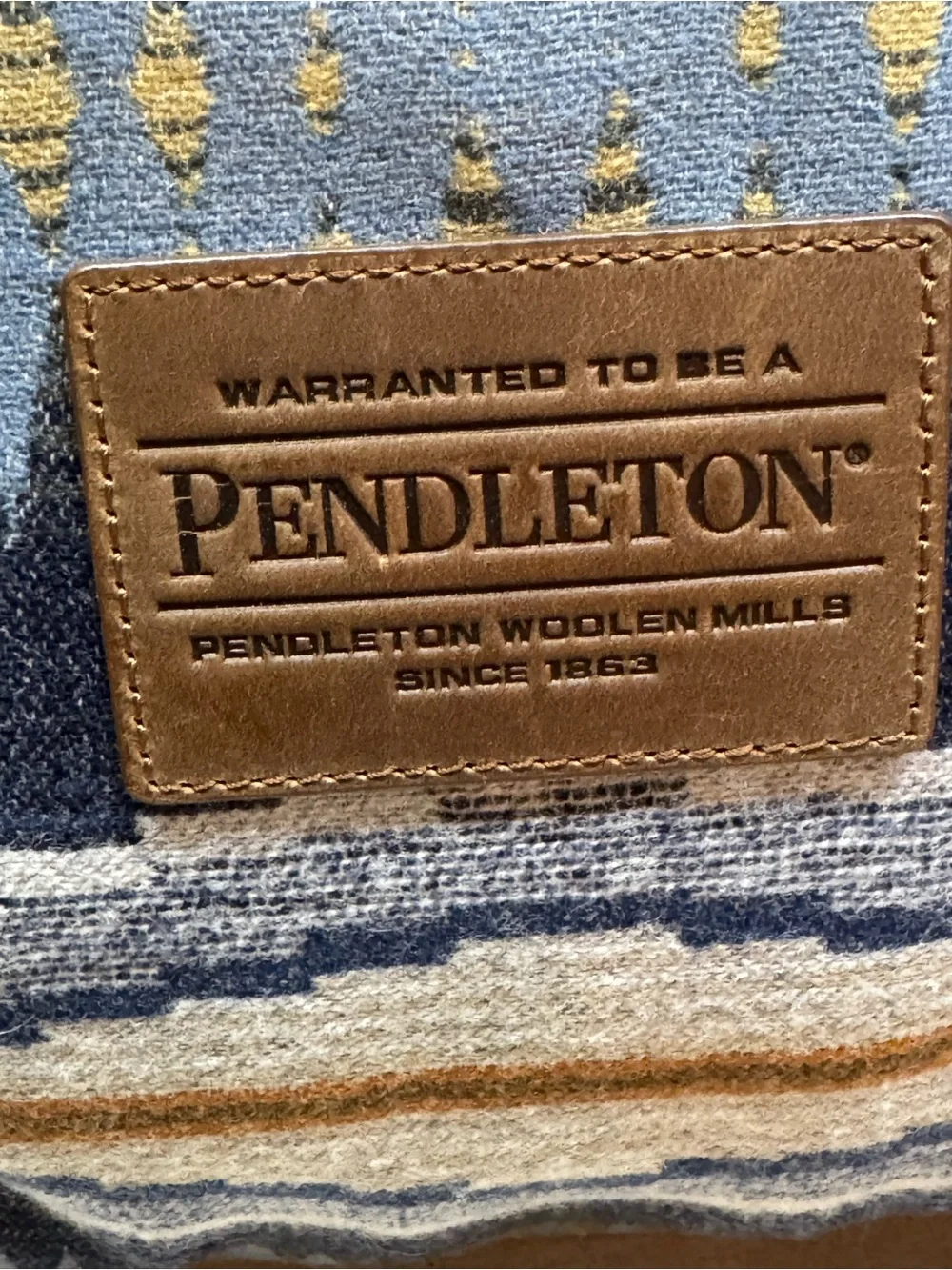 Pendleton Tote Crescent Bay Aztec Beige Blue 14″W x 12½”H x 6″D Canvas Wool Nice